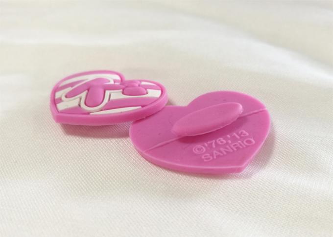 창조적인 관례 3d는 Pvc 고무 로고 헝겊 조각 의복을 위한 연약한 Pvc 상표를 돋을새김했습니다