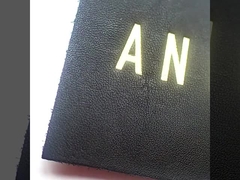 야외 남성 의류 반사성 PU 가죽 패치 고 주파수 꿰매기 라인