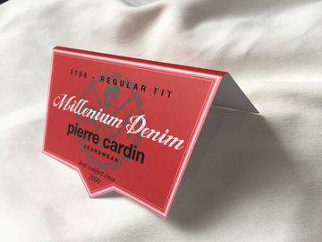 단 하나 측은 재생한 서류상 걸림새 꼬리표, 소매를 위한 중앙에 의하여 접힌 걸림새 꼬리표 인쇄했습니다