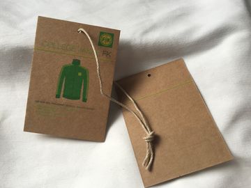 3개의 색깔 브라운 Kraft 종이 걸림새 꼬리표, 3mm 면/리넨 코드 주문 의복 걸림새는 표를 붙입니다