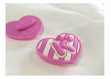 창조적인 관례 3d는 Pvc 고무 로고 헝겊 조각 의복을 위한 연약한 Pvc 상표를 돋을새김했습니다