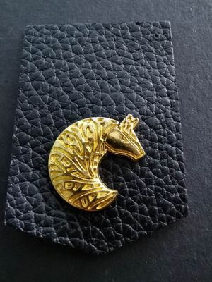 사용자 지정 레이저 조각 브랜드 로고 가죽 엠브로세드 수리 패치 레이블 빈스 태그 가죽 퓨 패치 청바지 비니